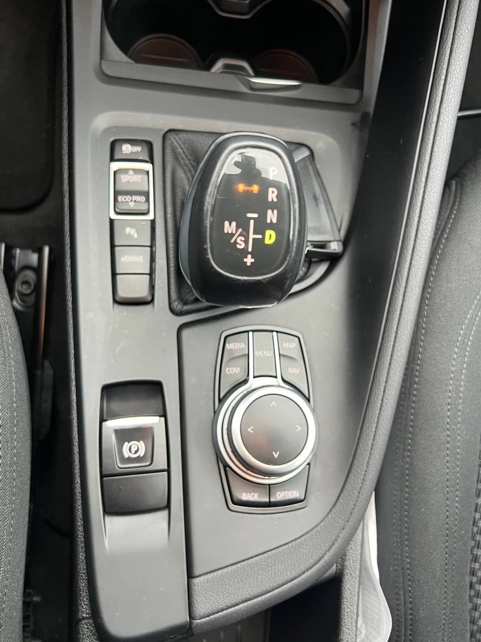 2021 BMW X1 2.5e — Miniatură 11