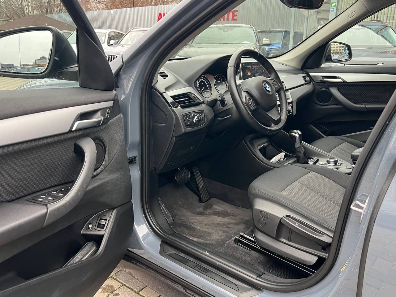 2021 BMW X1 2.5e — Miniatură 5