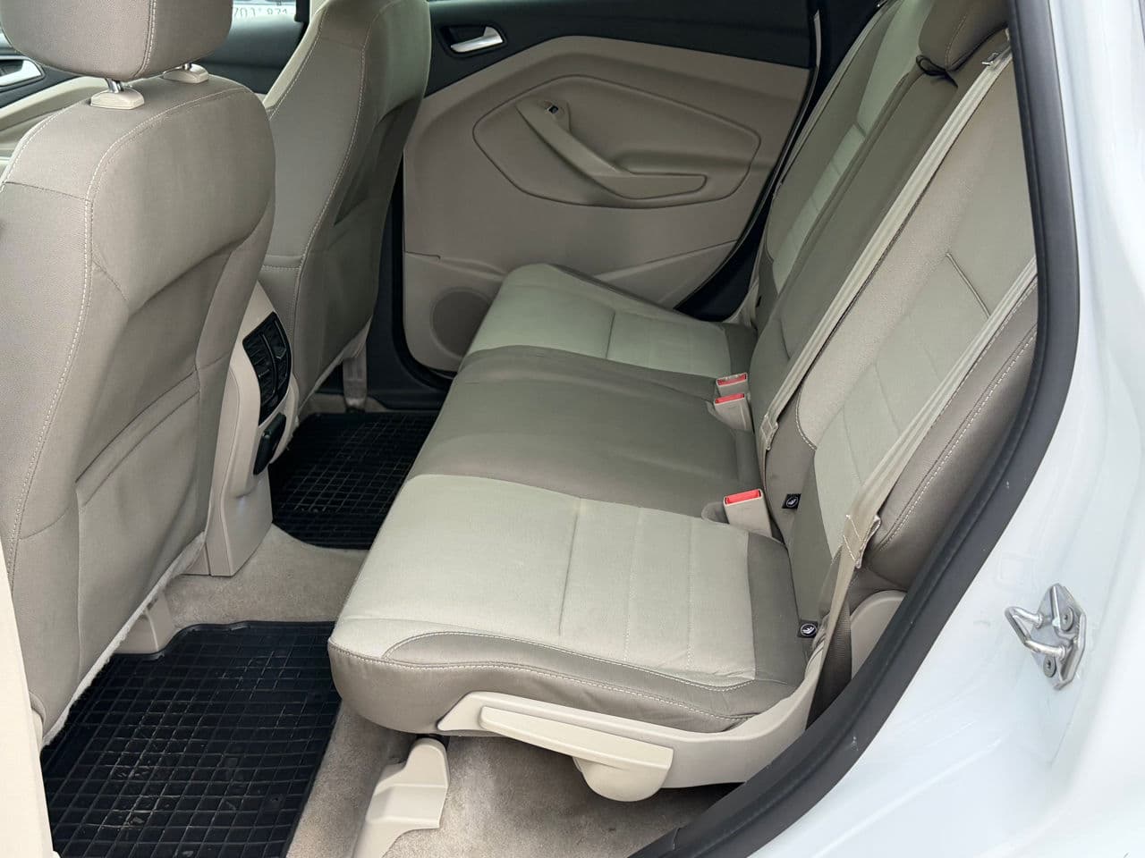 Ford C-MAX 2015 — Миниатюра 16