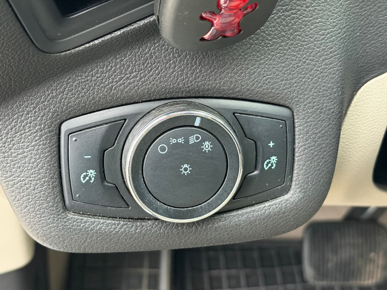 Ford C-MAX 2015 — Миниатюра 9