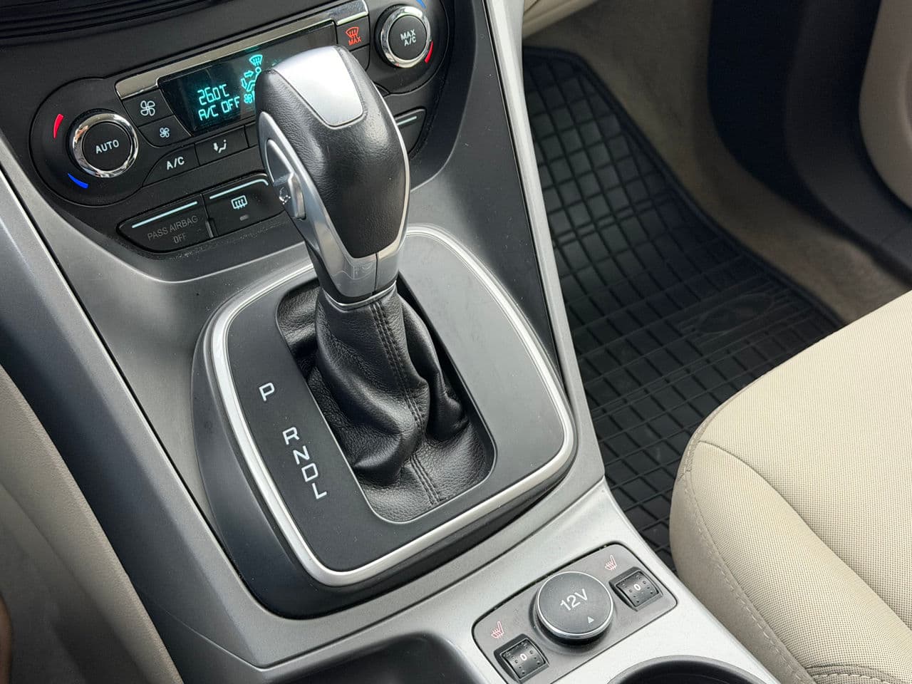 Ford C-MAX 2015 — Миниатюра 13