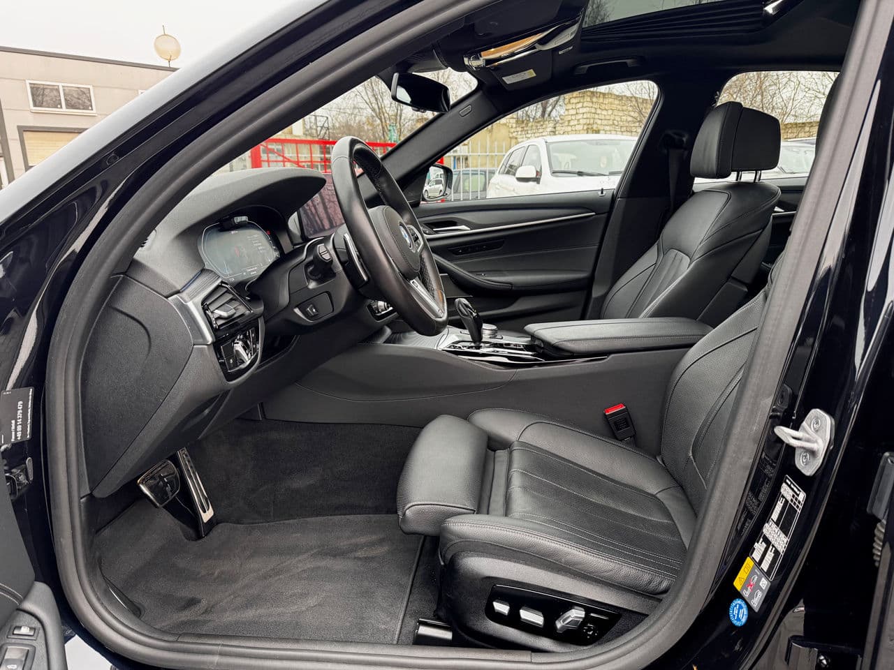 BMW 545e 2021 — Миниатюра 6