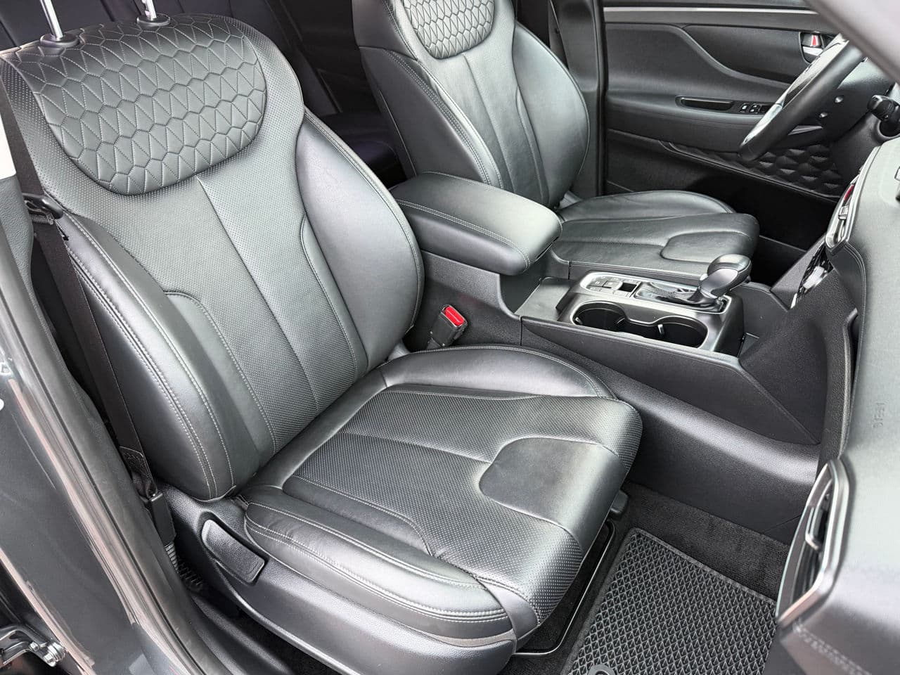 Hyundai Santa Fe 2018 — Миниатюра 17