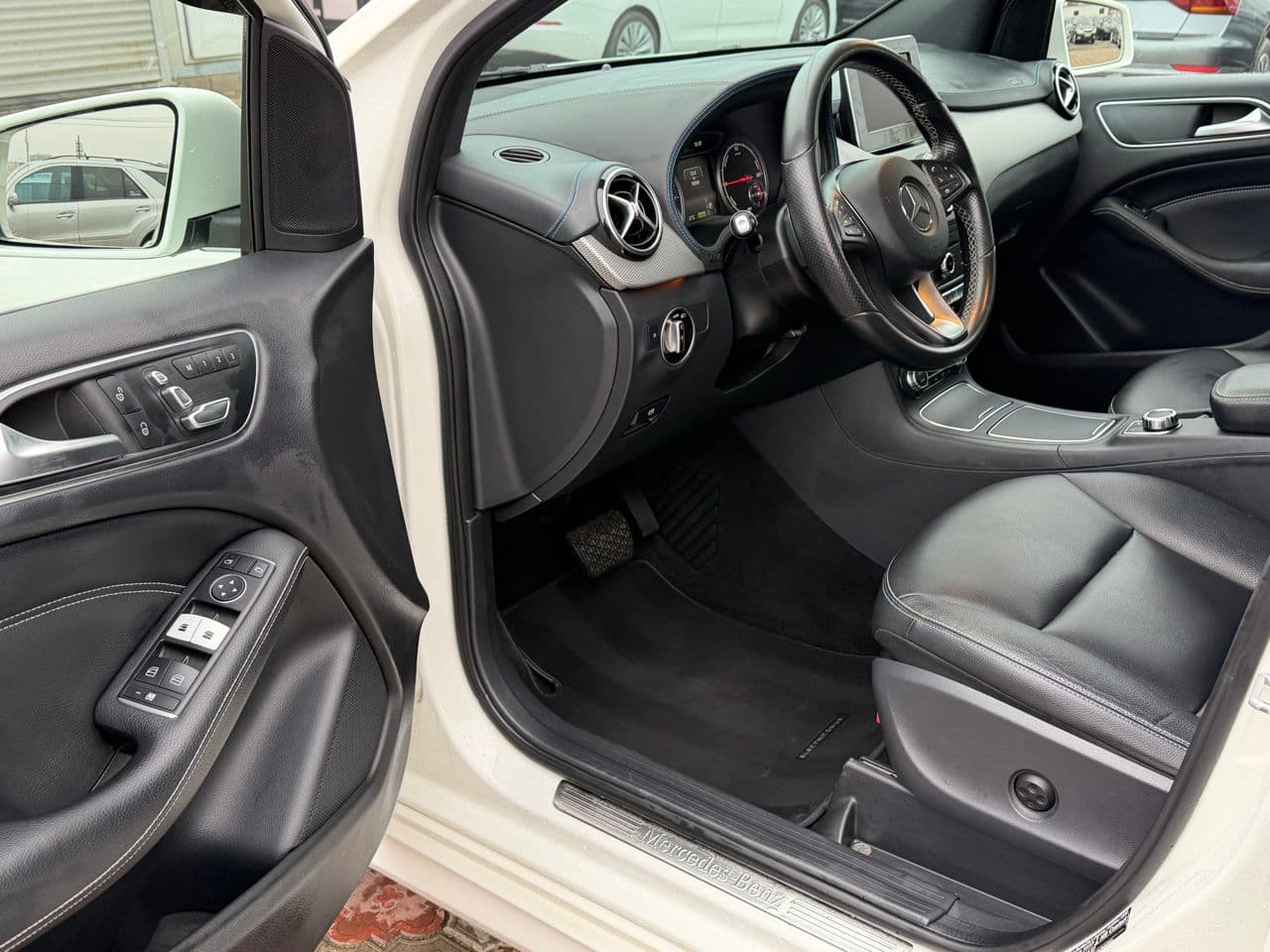 Mercedes B 250E 2015 — Миниатюра 12