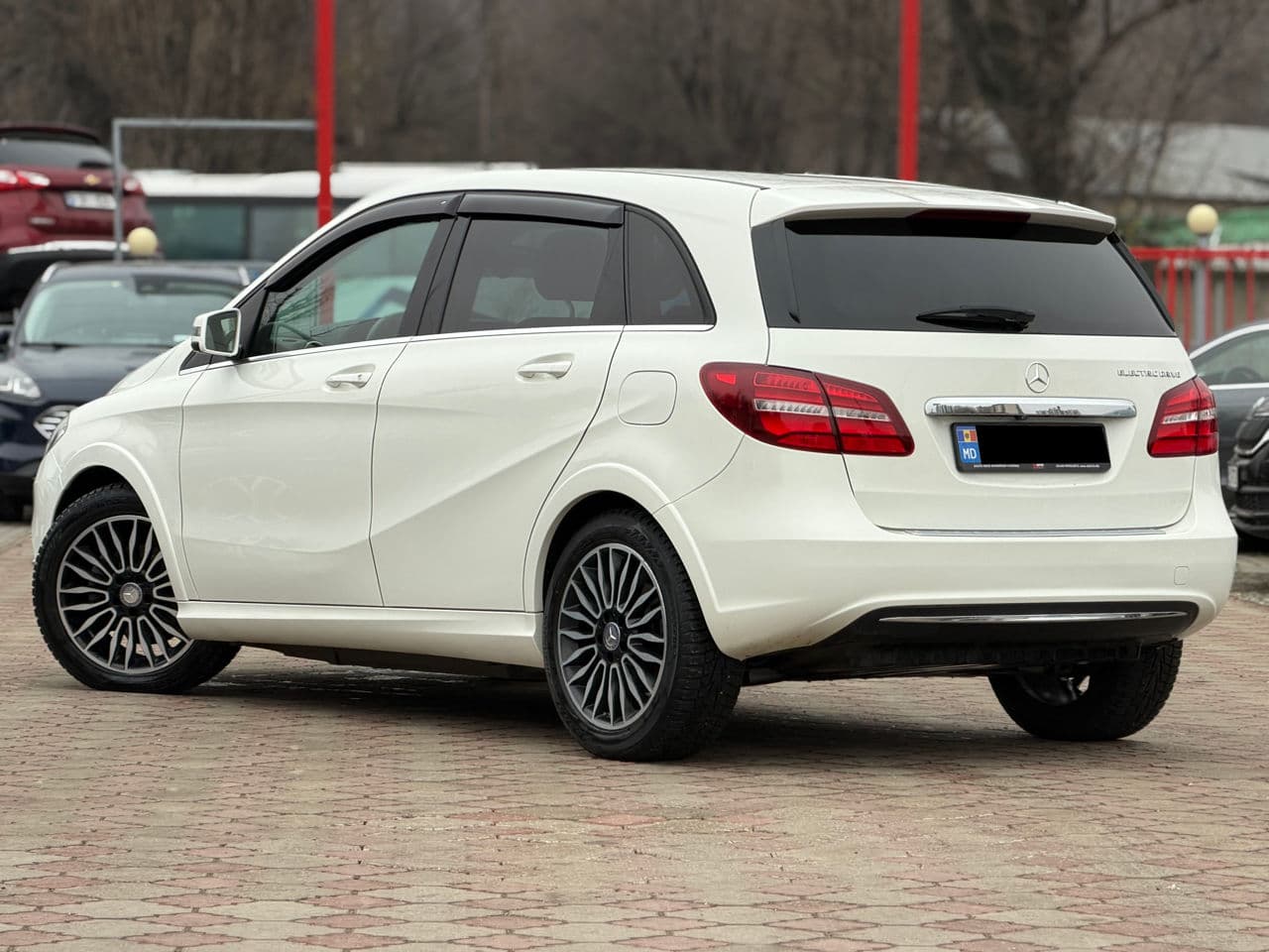 Mercedes B 250E 2015 — Миниатюра 2