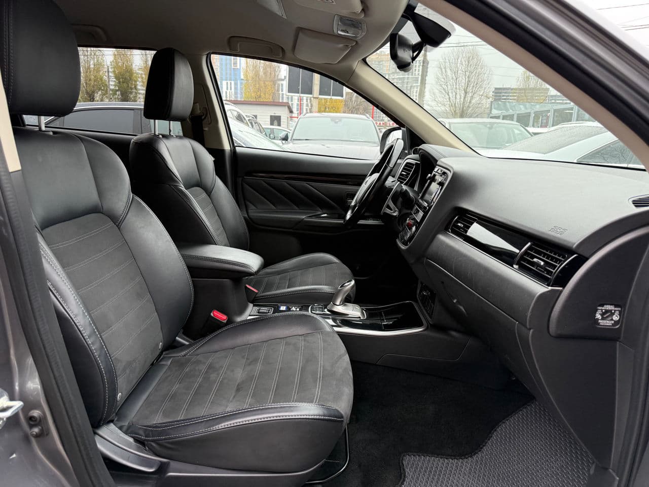 2018 Mitsubishi Outlander — Miniatură 16