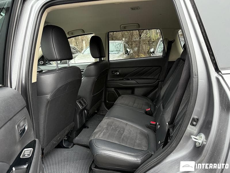 2018 Mitsubishi Outlander — Miniatură 18