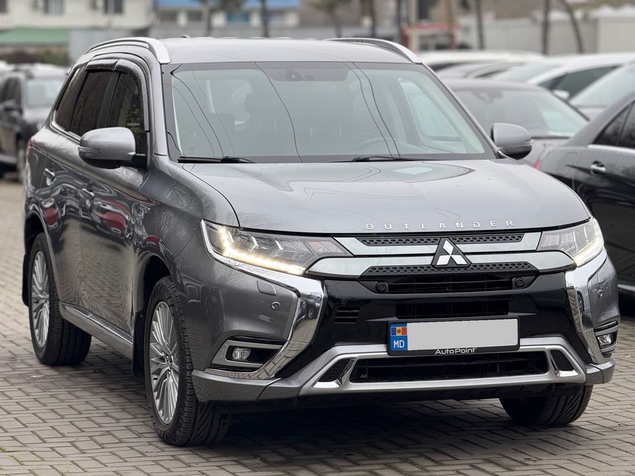 2018 Mitsubishi Outlander — Miniatură 3