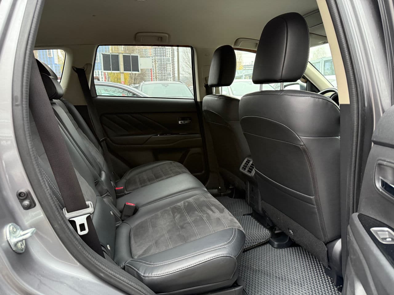 2018 Mitsubishi Outlander — Miniatură 17