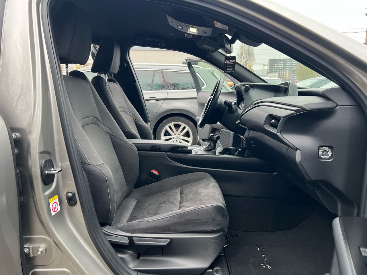Lexus UX 250h 2019 — Миниатюра 16