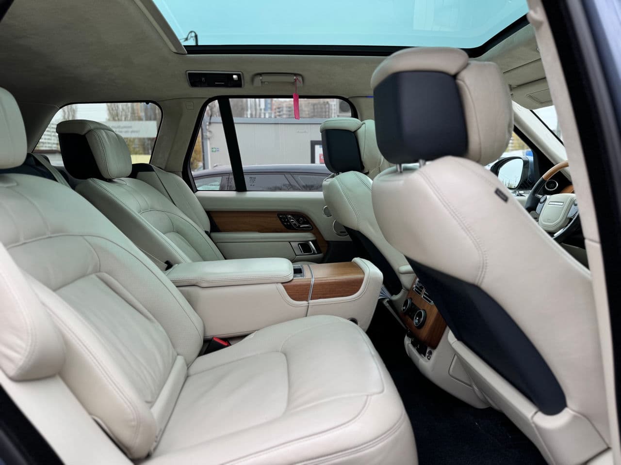 Land Rover Range Rover Vogue 2019 — Миниатюра 24