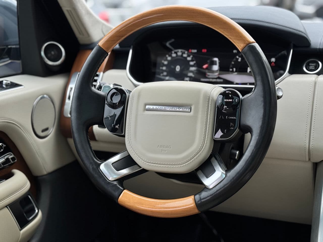 Land Rover Range Rover Vogue 2019 — Миниатюра 14