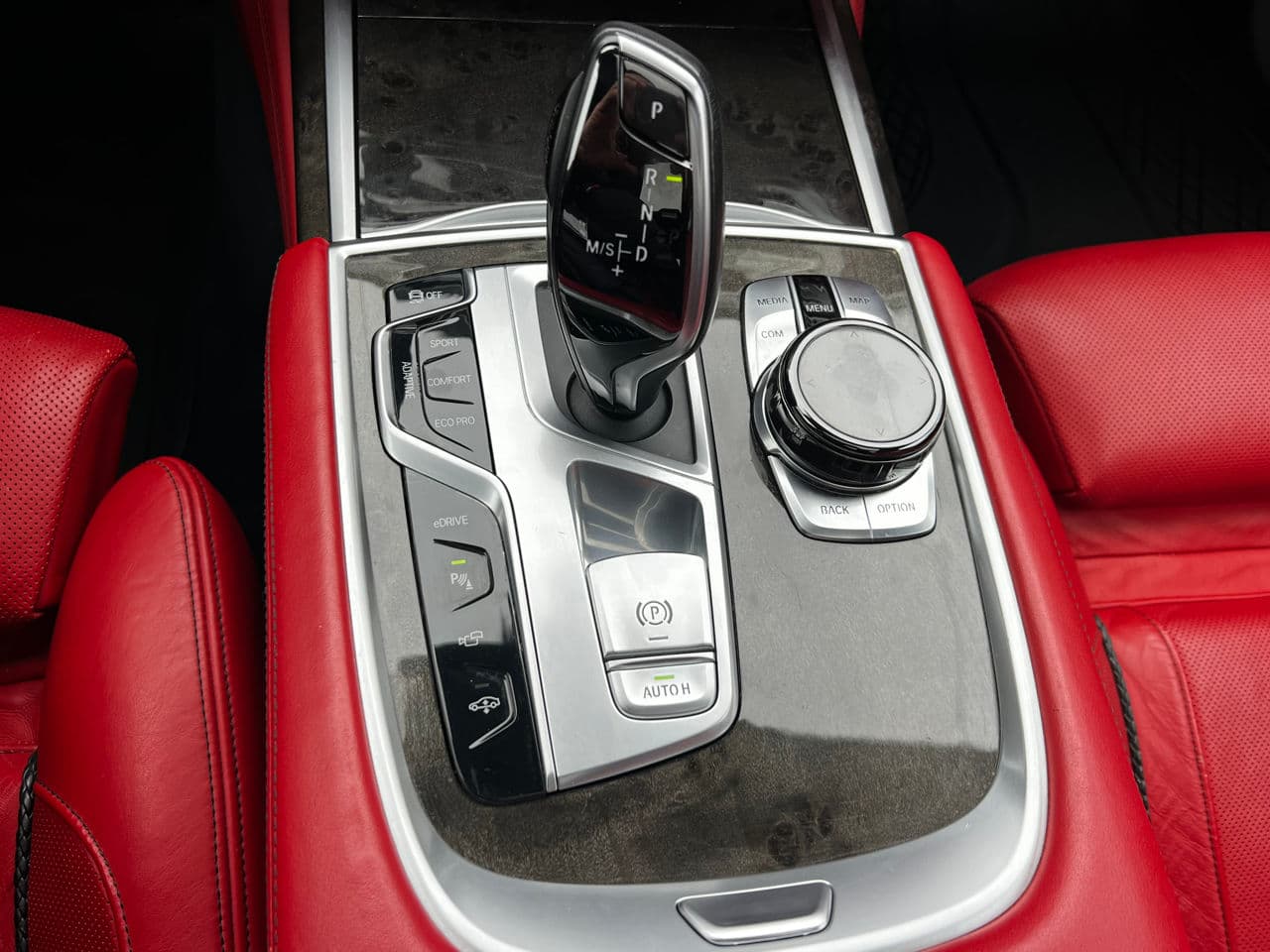 BMW 740e 2017 — Миниатюра 10