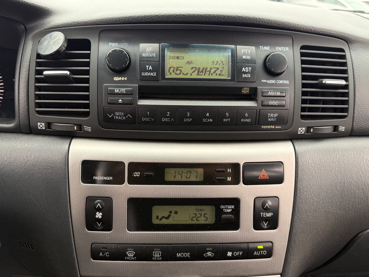 Toyota Corolla 2004 — Миниатюра 9