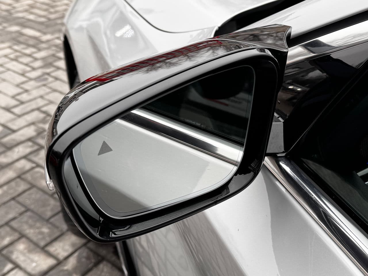 BMW 530e 2019 — Миниатюра 16