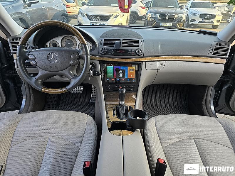 Mercedes E 320 2006 — Миниатюра 6