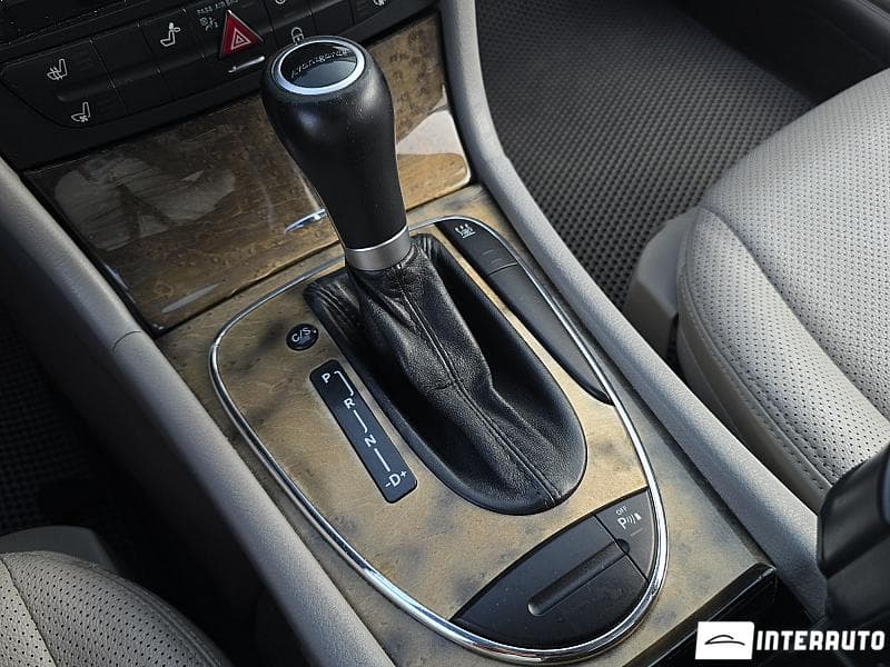 Mercedes E 320 2006 — Миниатюра 12