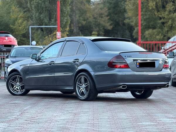2006 Mercedes E 320 — Miniatură 4