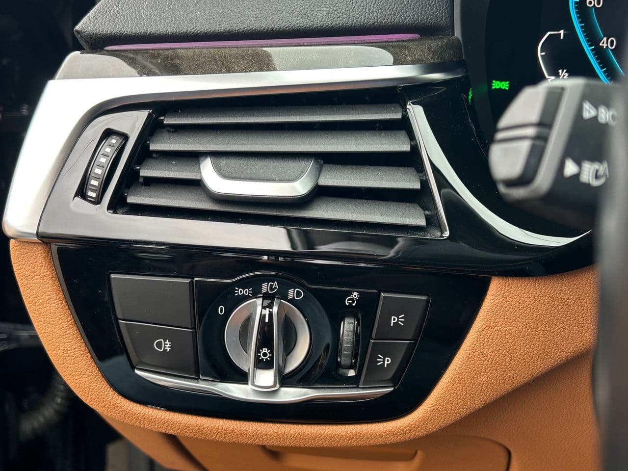 BMW 530e 2021 — Миниатюра 8