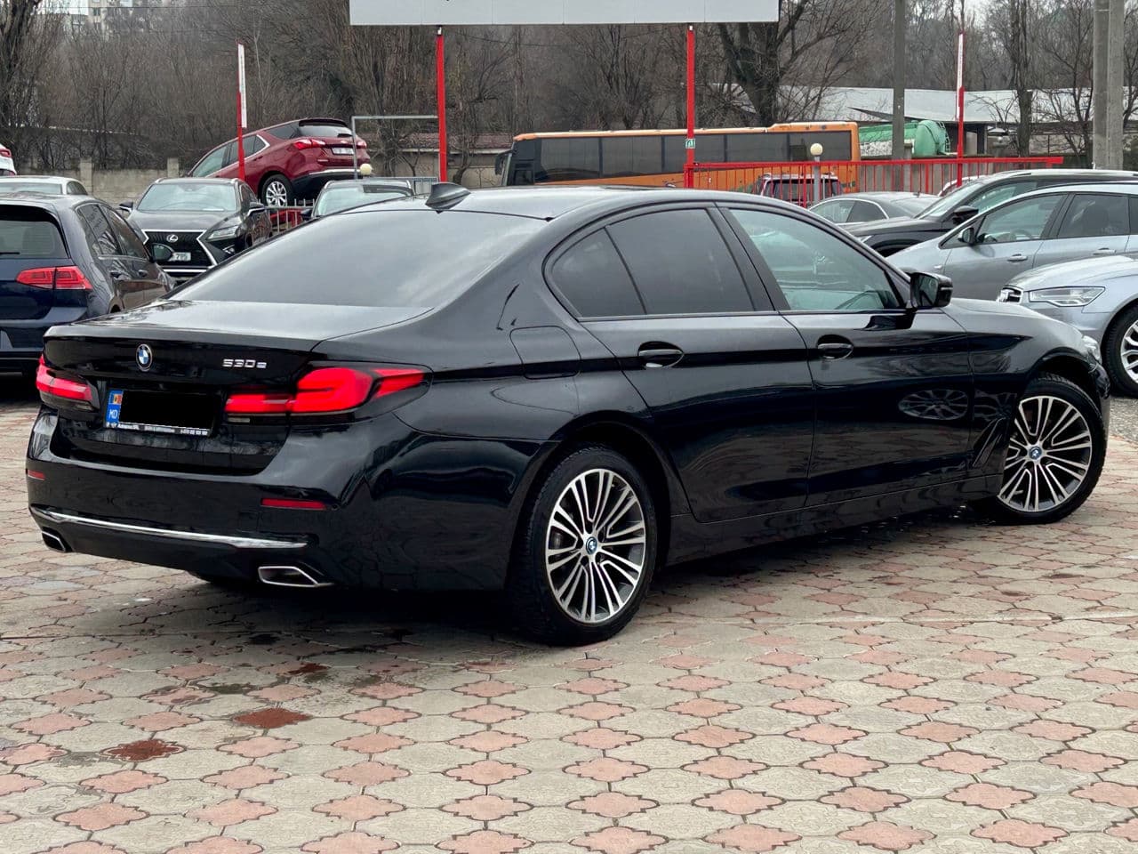 BMW 530e 2021 — Миниатюра 2