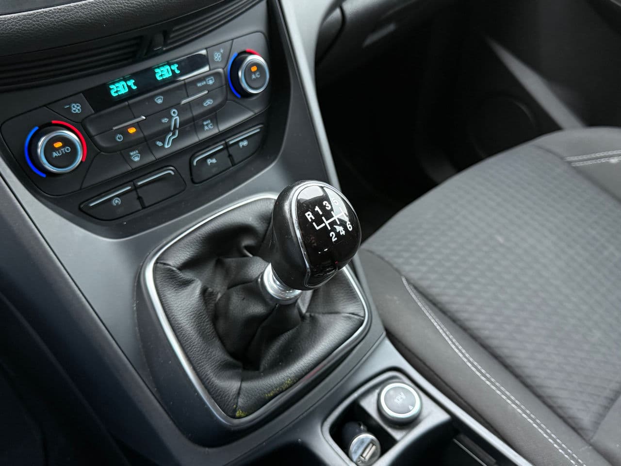 Ford C-MAX 2016 — Миниатюра 13