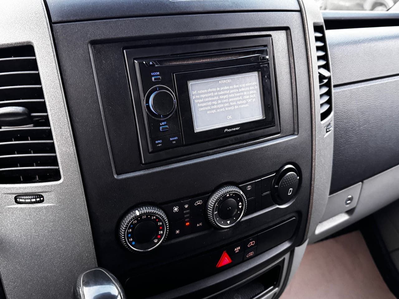 Mercedes Sprinter 2010 — Миниатюра 7