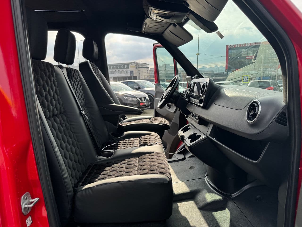 Mercedes Sprinter 2019 — Миниатюра 15