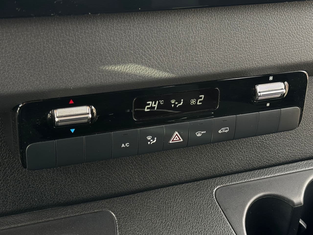 Mercedes Sprinter 2019 — Миниатюра 12