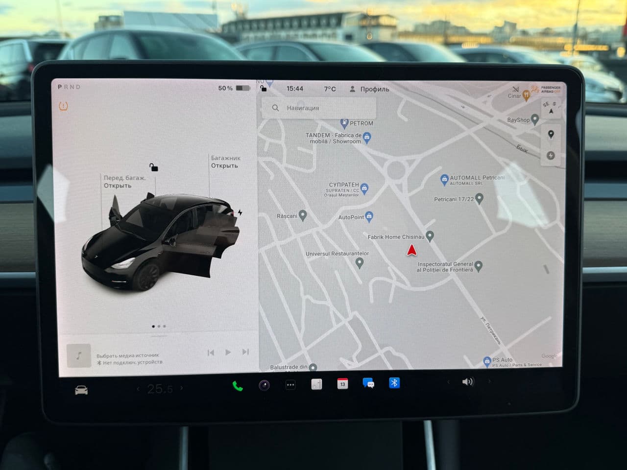 Tesla Model Y 2020 — Миниатюра 10