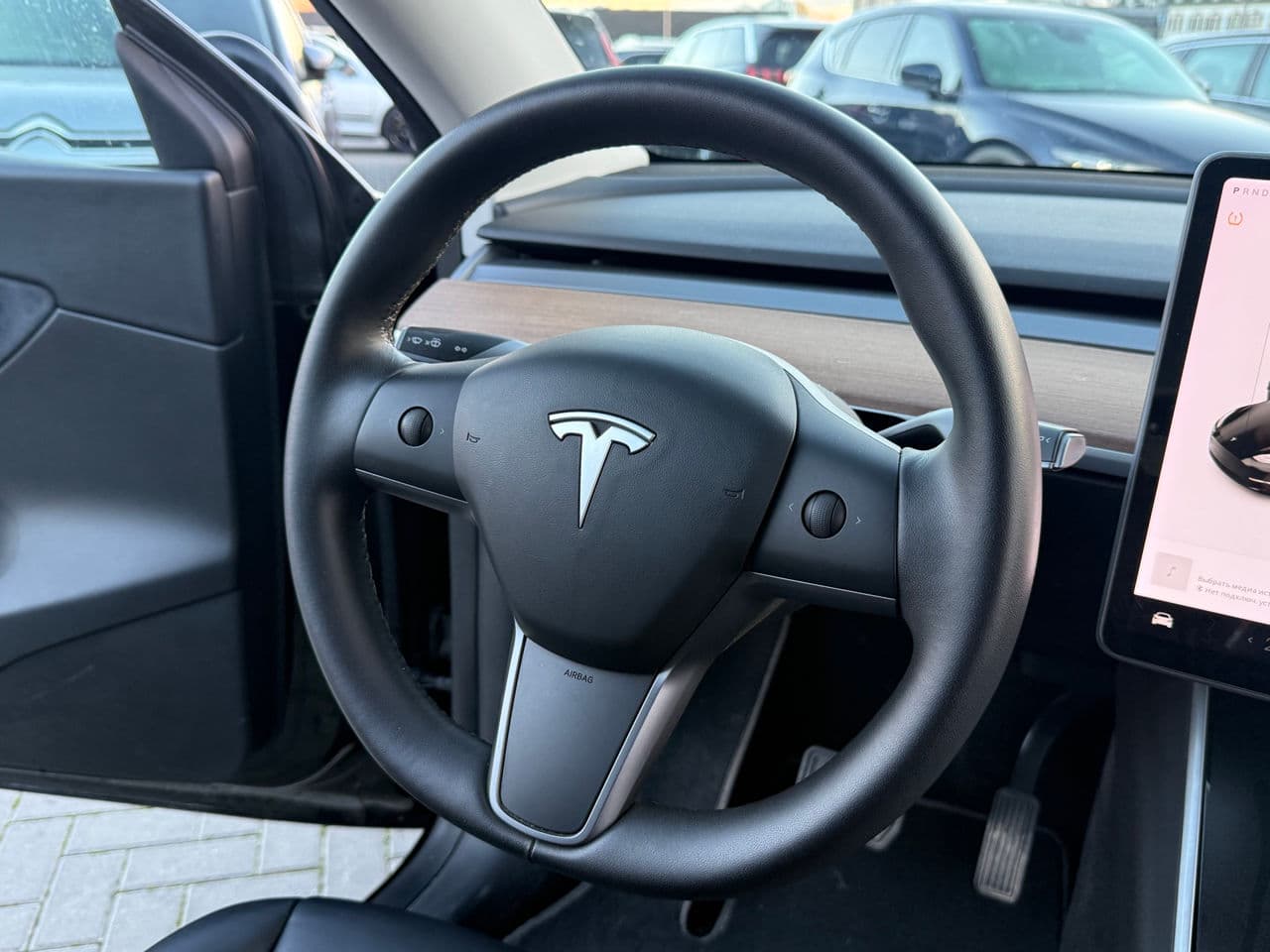 Tesla Model Y 2020 — Миниатюра 7