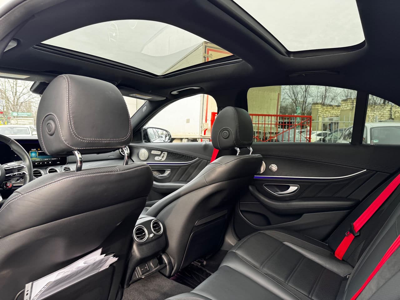 Mercedes E 53 AMG 2023 — Миниатюра 16