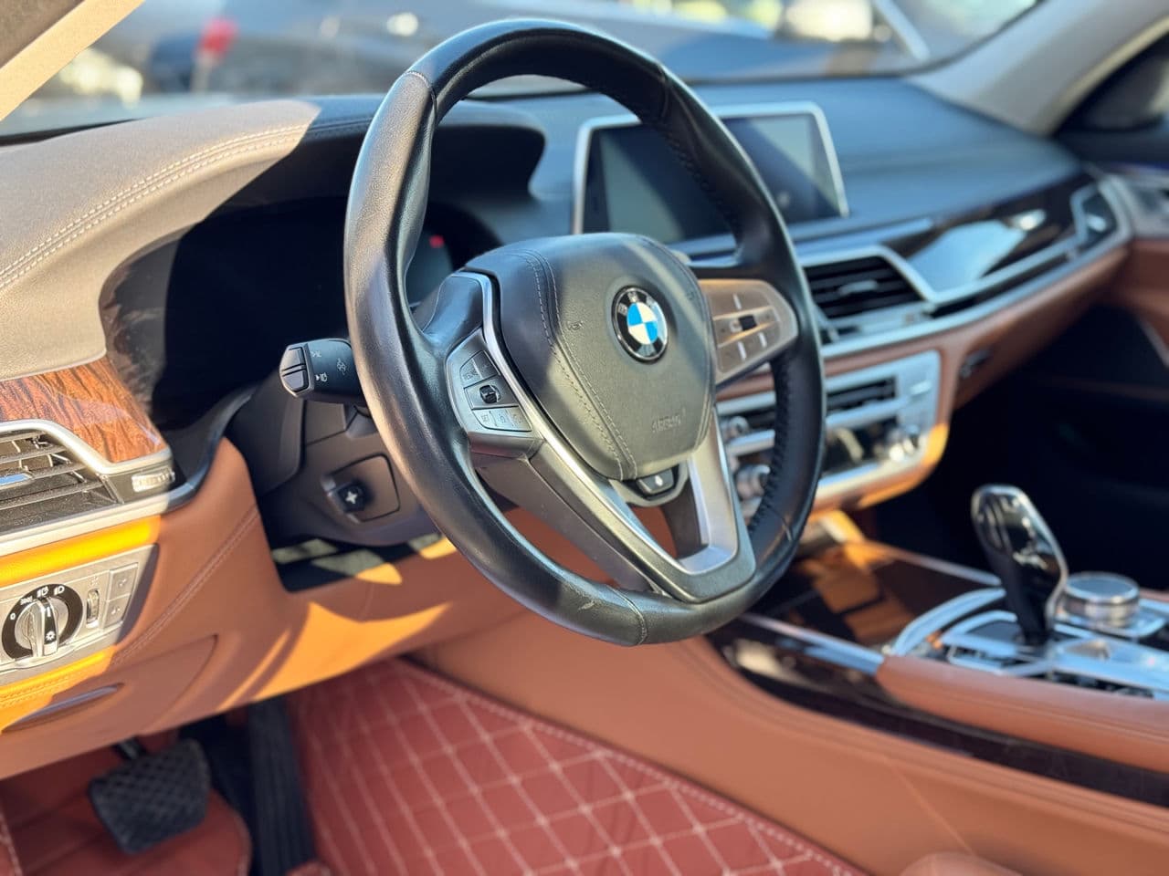 BMW 745e 2019 — Миниатюра 11