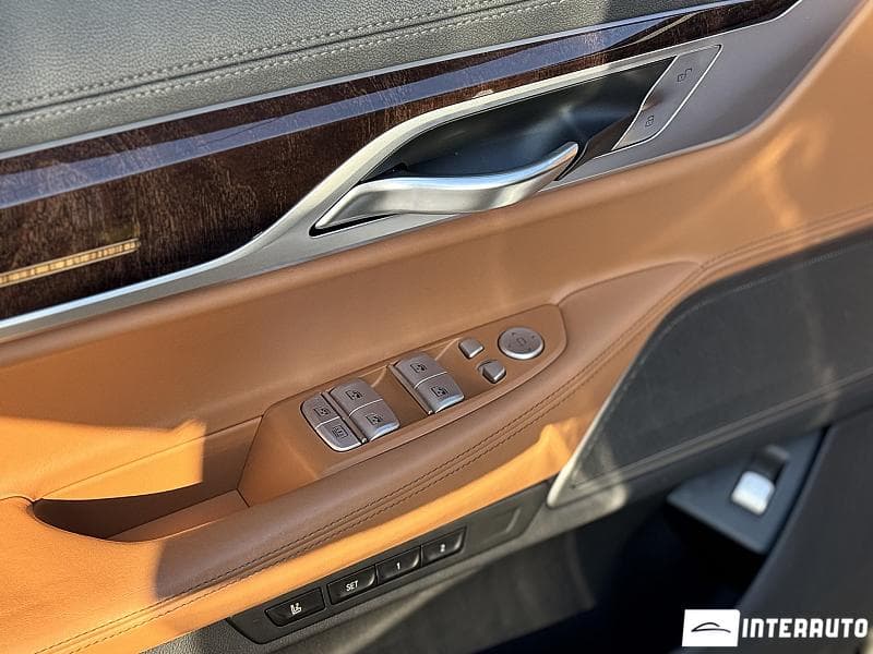 BMW 745e 2019 — Миниатюра 8