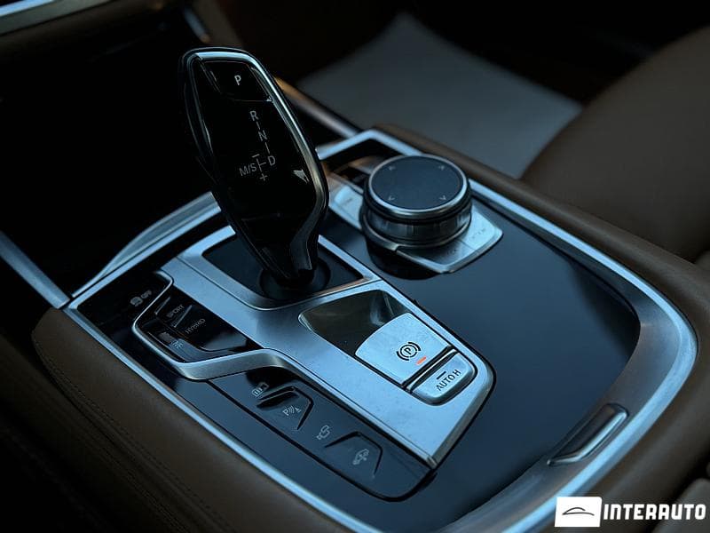 BMW 745e 2019 — Миниатюра 17