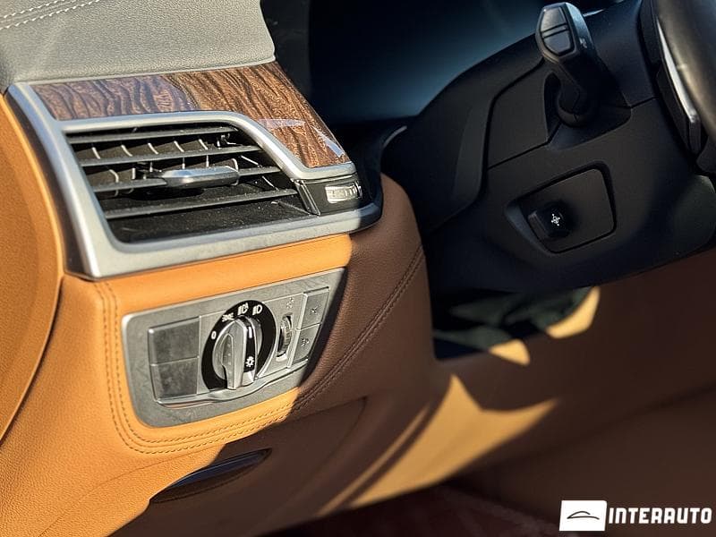 BMW 745e 2019 — Миниатюра 10