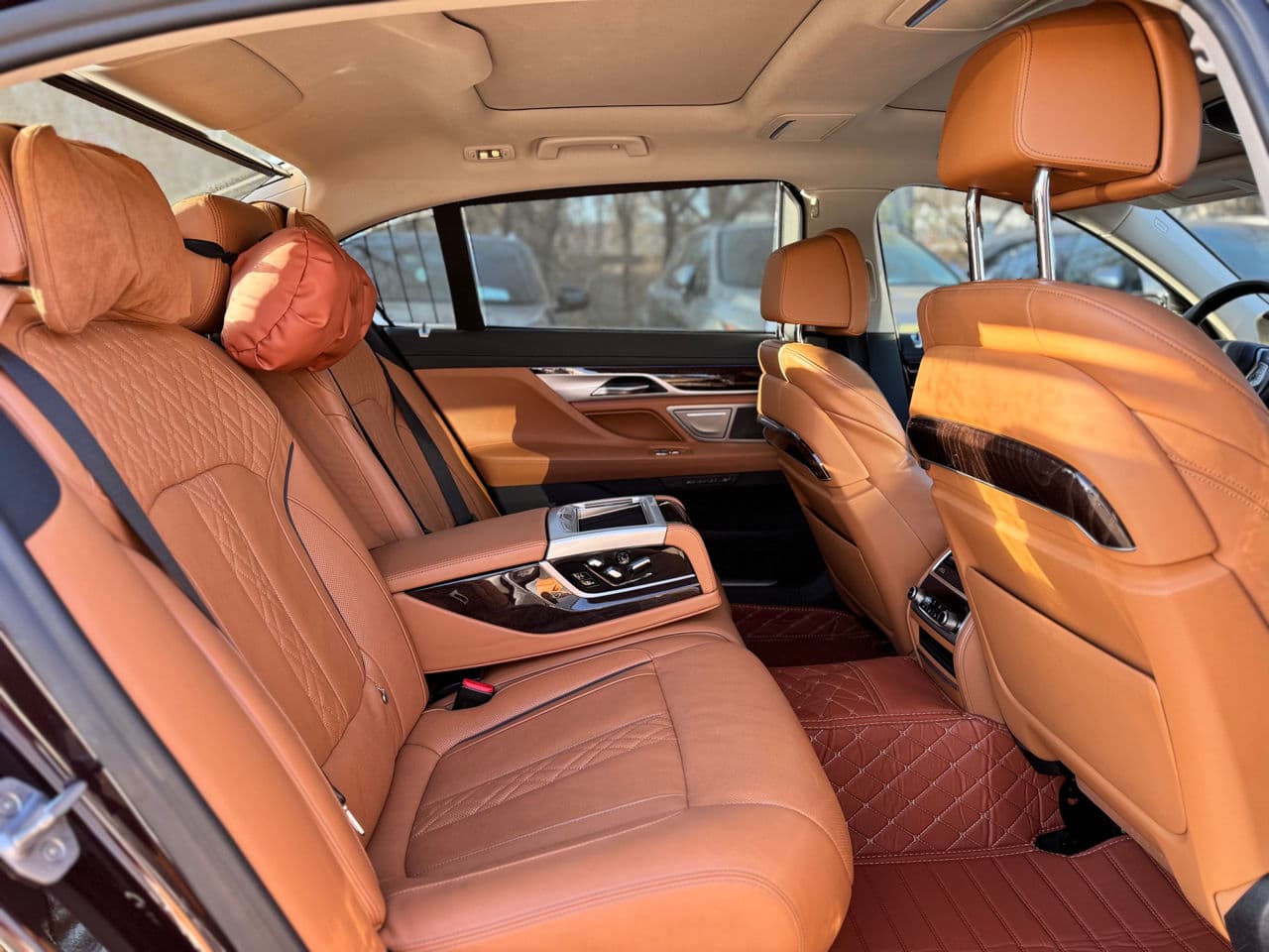 BMW 745e 2019 — Миниатюра 22
