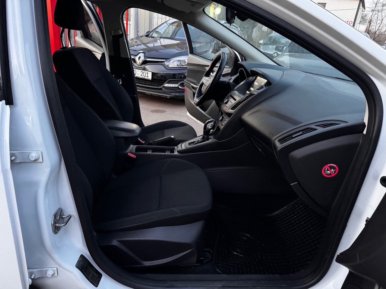 Ford Focus 2015 — Миниатюра 5