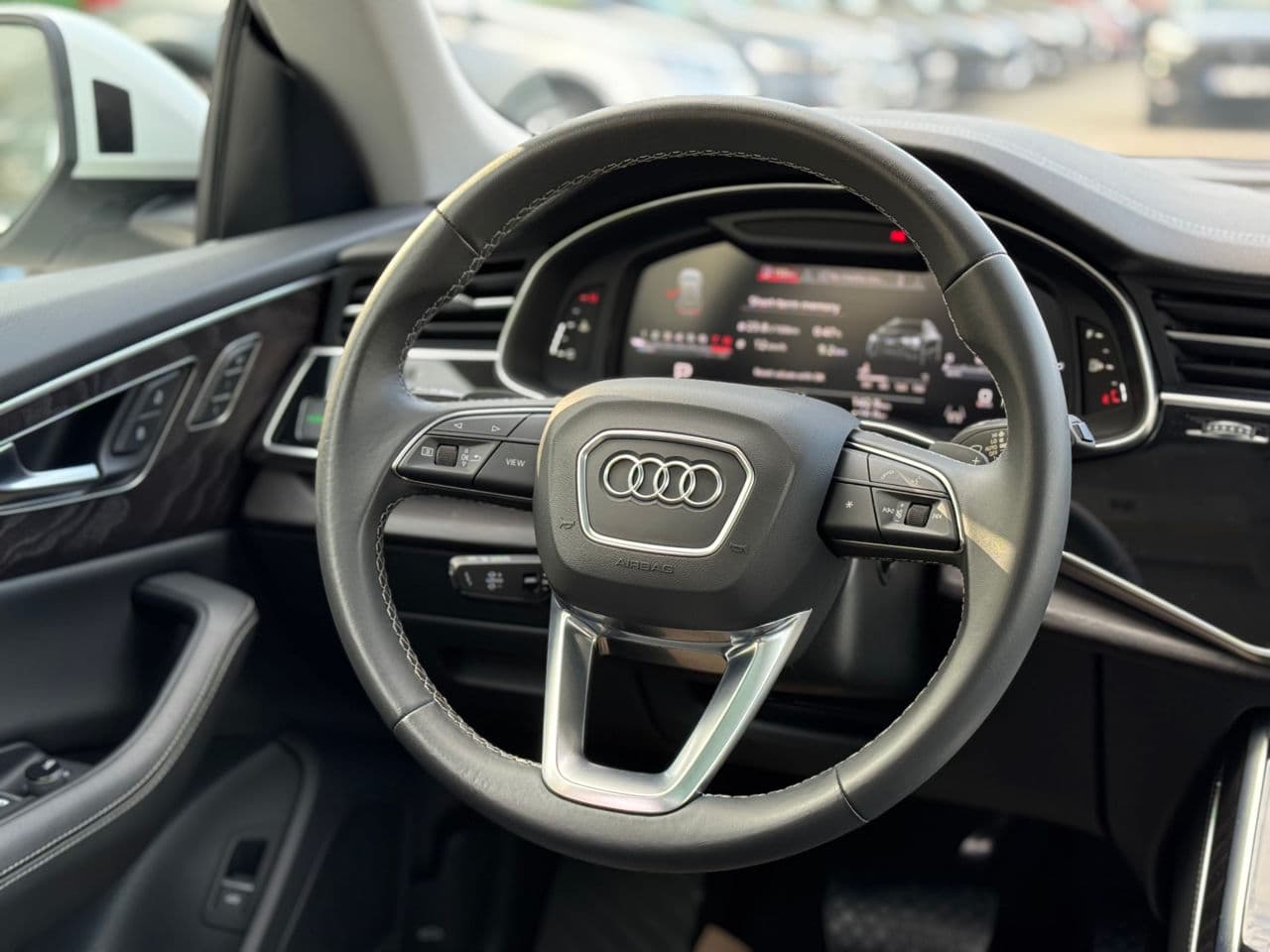Audi Q8 2023 — Миниатюра 15