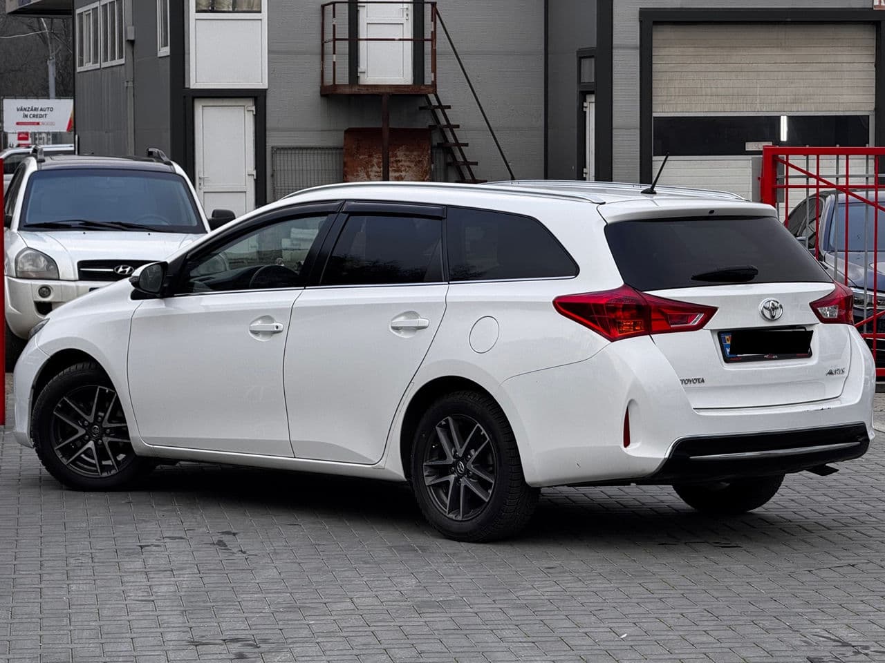 Toyota Auris 2014 — Миниатюра 3