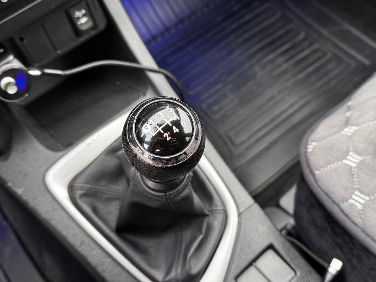 Toyota Auris 2014 — Миниатюра 12