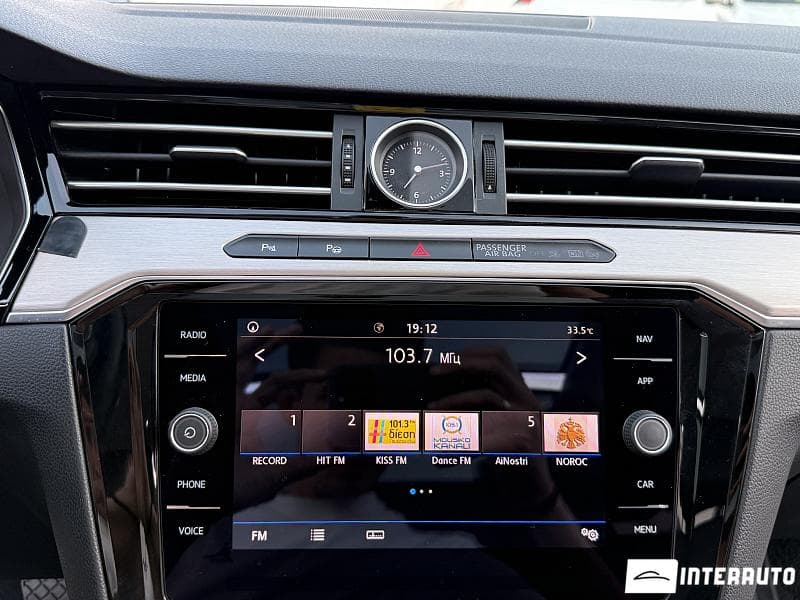 Volkswagen Passat 2018 — Миниатюра 9