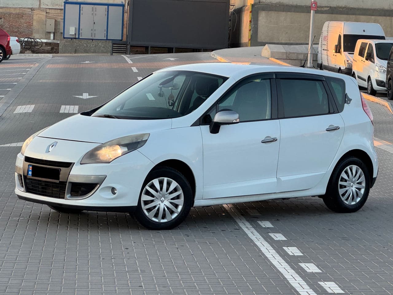 Renault Scenic 2010 — Миниатюра 2