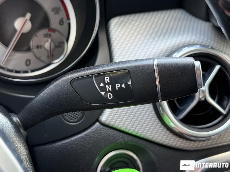 2014 Mercedes GLA 220 — Miniatură 12