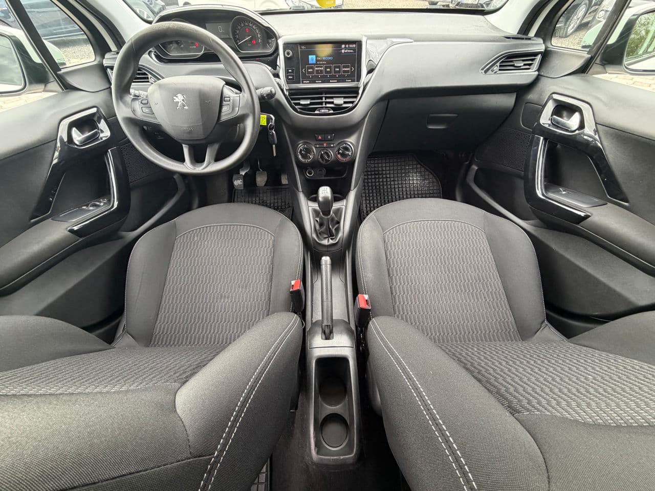Peugeot 208 2019 — Миниатюра 8