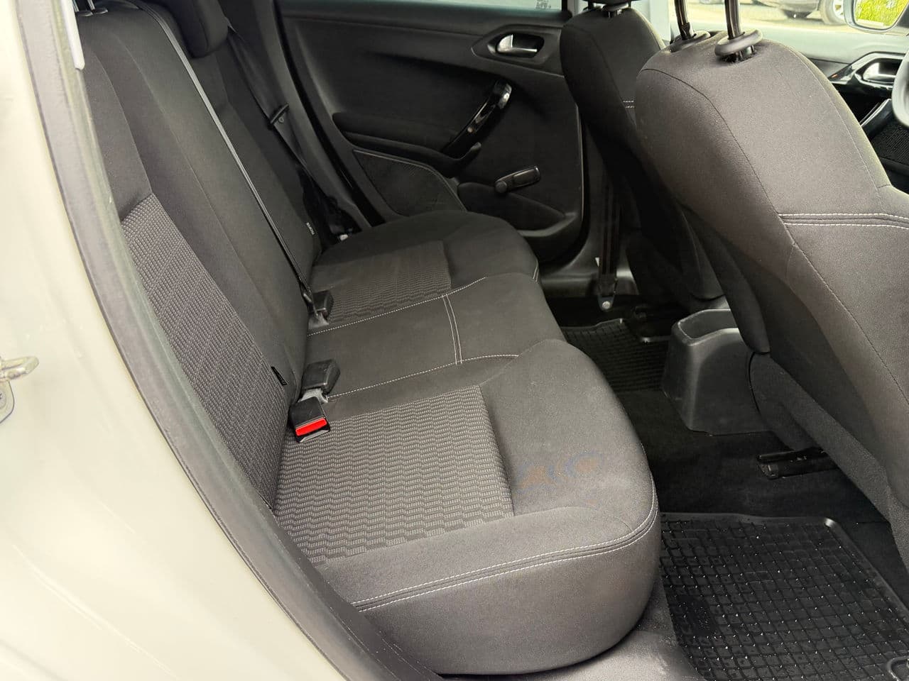 Peugeot 208 2019 — Миниатюра 16