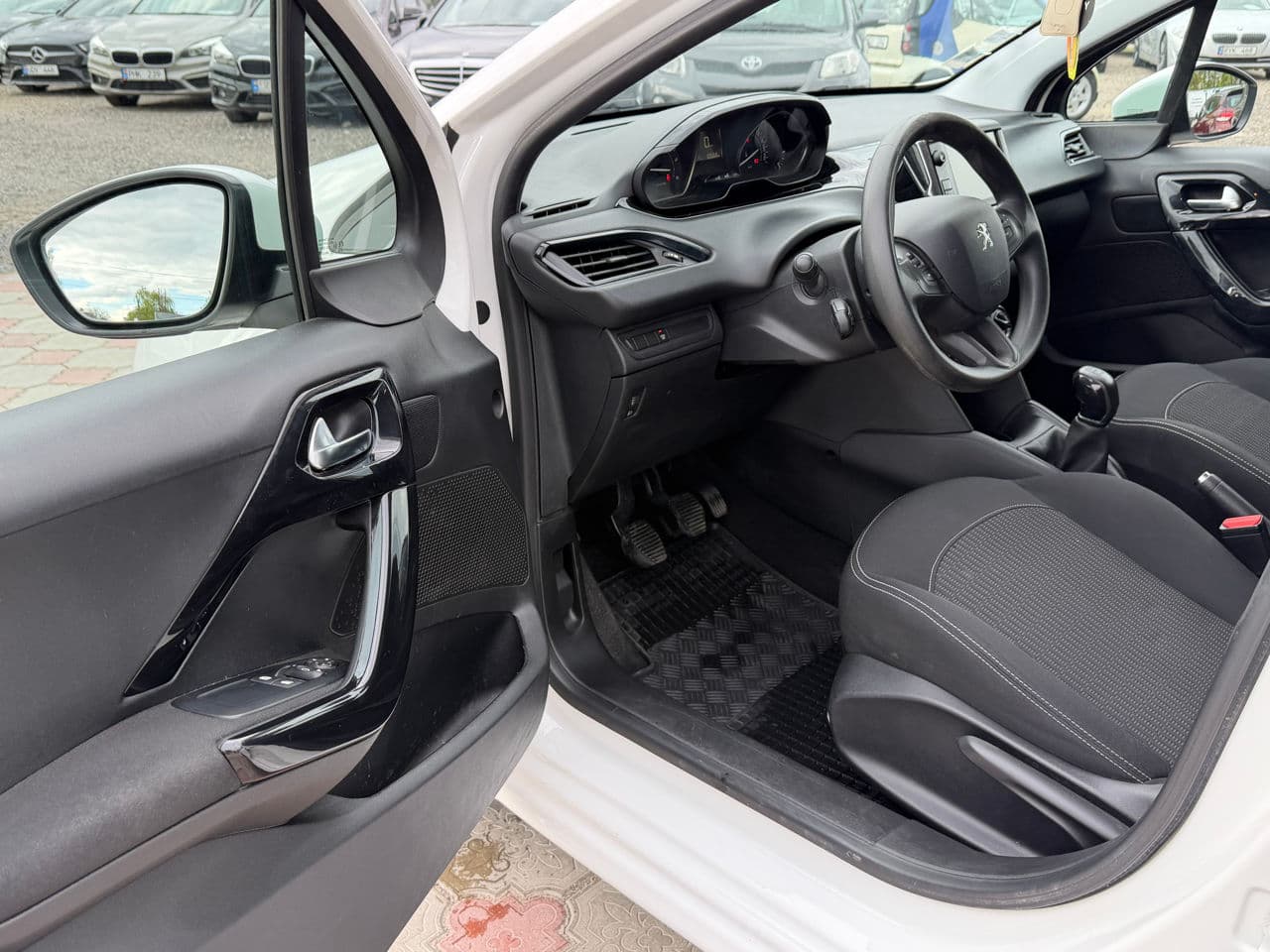 Peugeot 208 2019 — Миниатюра 5