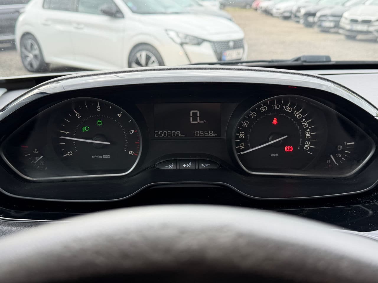 Peugeot 208 2019 — Миниатюра 12