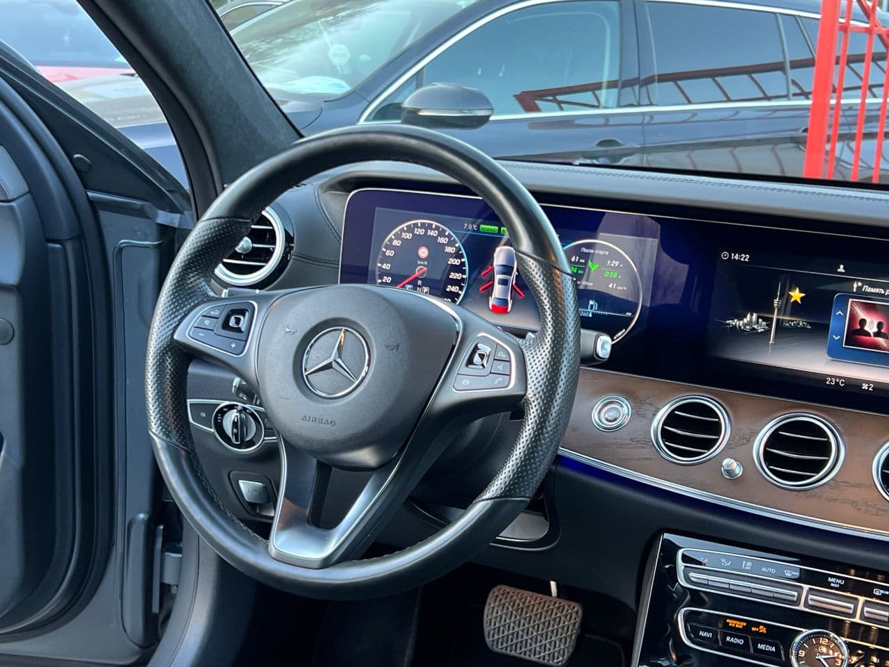 Mercedes E 350e 2017 — Миниатюра 8