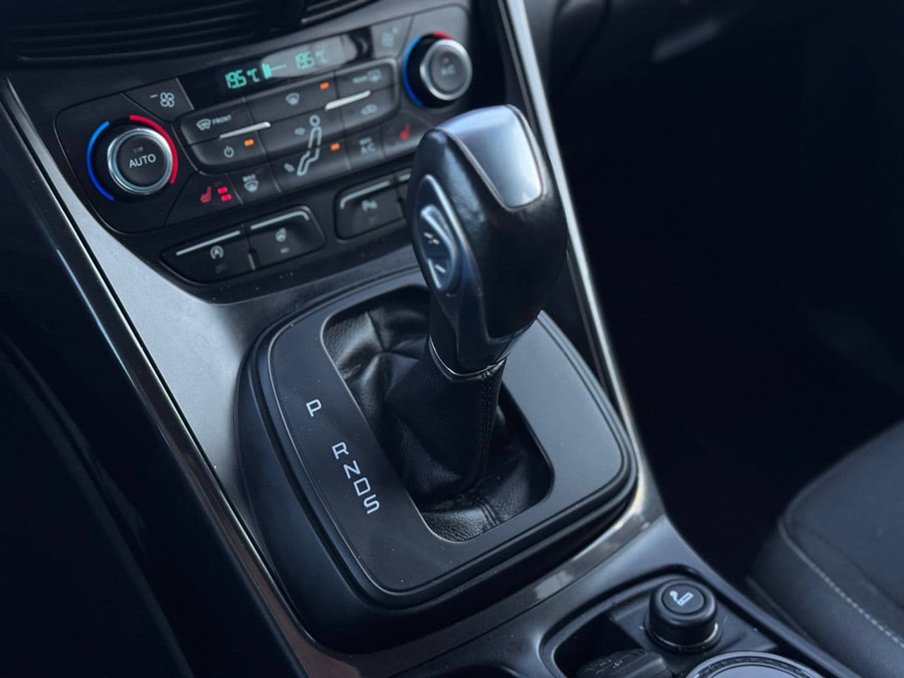 Ford C-MAX 2016 — Миниатюра 10