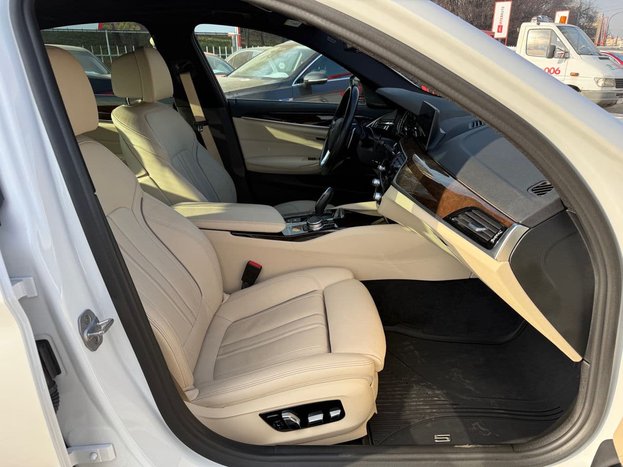 BMW 530e 2018 — Миниатюра 6